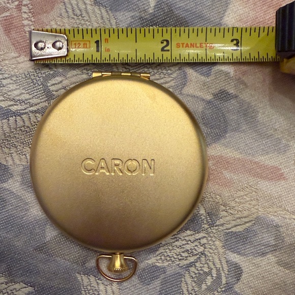 Caron compact mirror with dust bag & original fancy round box. 20+ years old. - Picture 6 of 6
